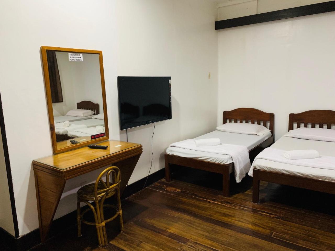 Matutina Pensionne Puerto Princesa Exterior photo