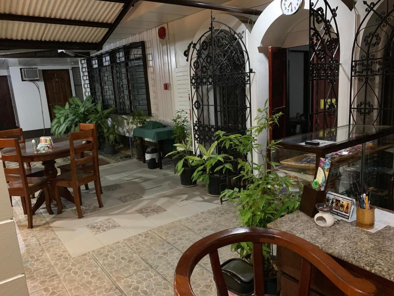 Matutina Pensionne Puerto Princesa Exterior photo